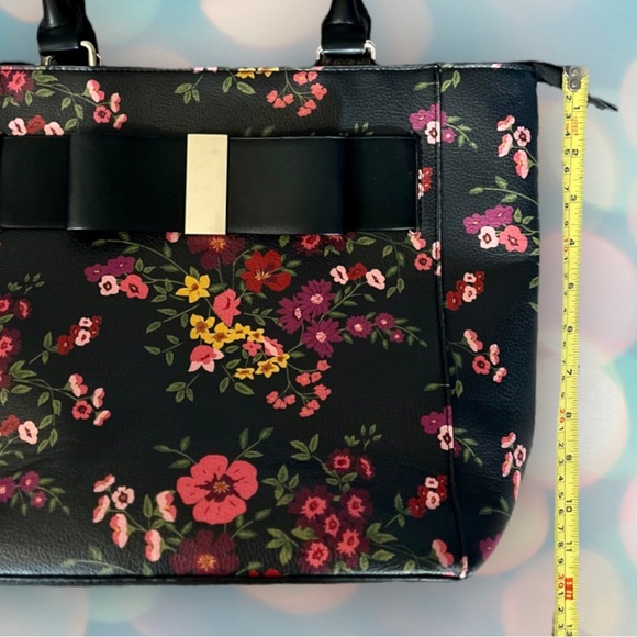 Women’s Apt. 9 Brooklyn Bow Faux Leather Floral Shoulder Bag Purse Tote - Picture 4 of 6
